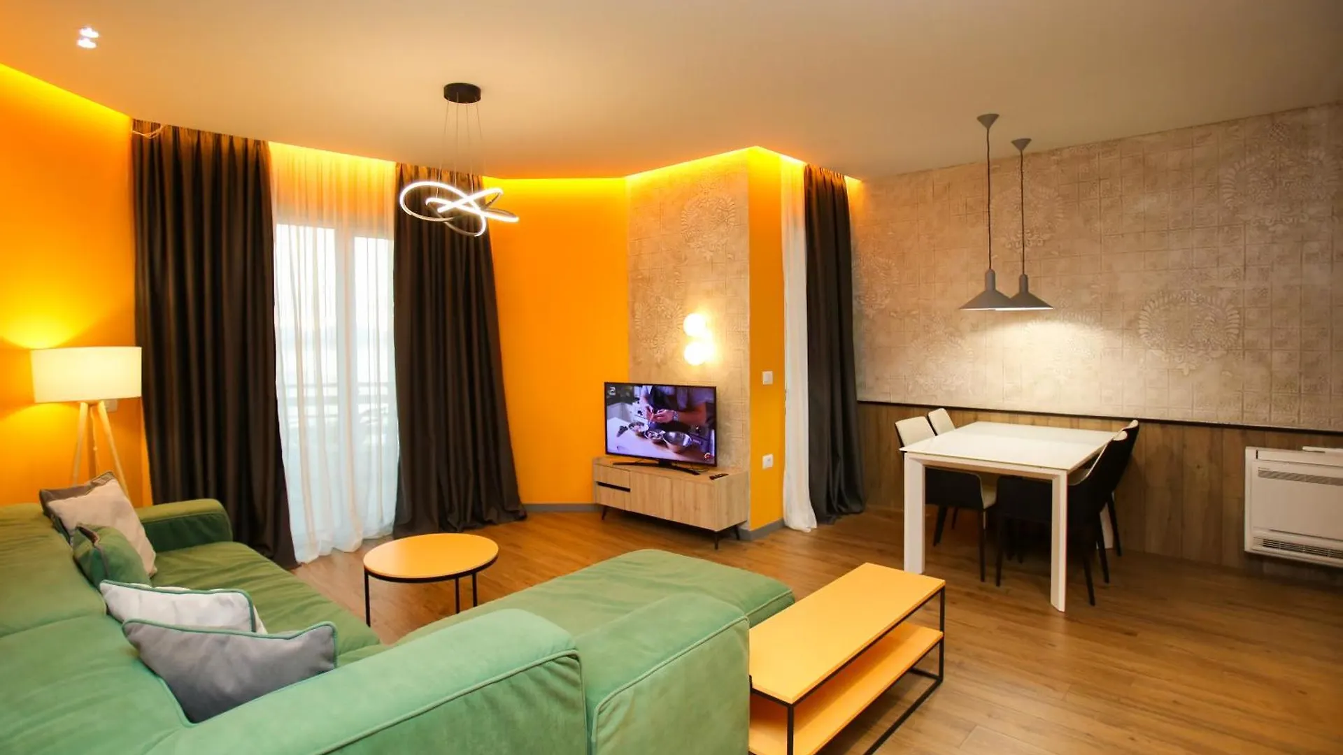 Imperial Visar Apartment Yellow Vlorë 알바니아
