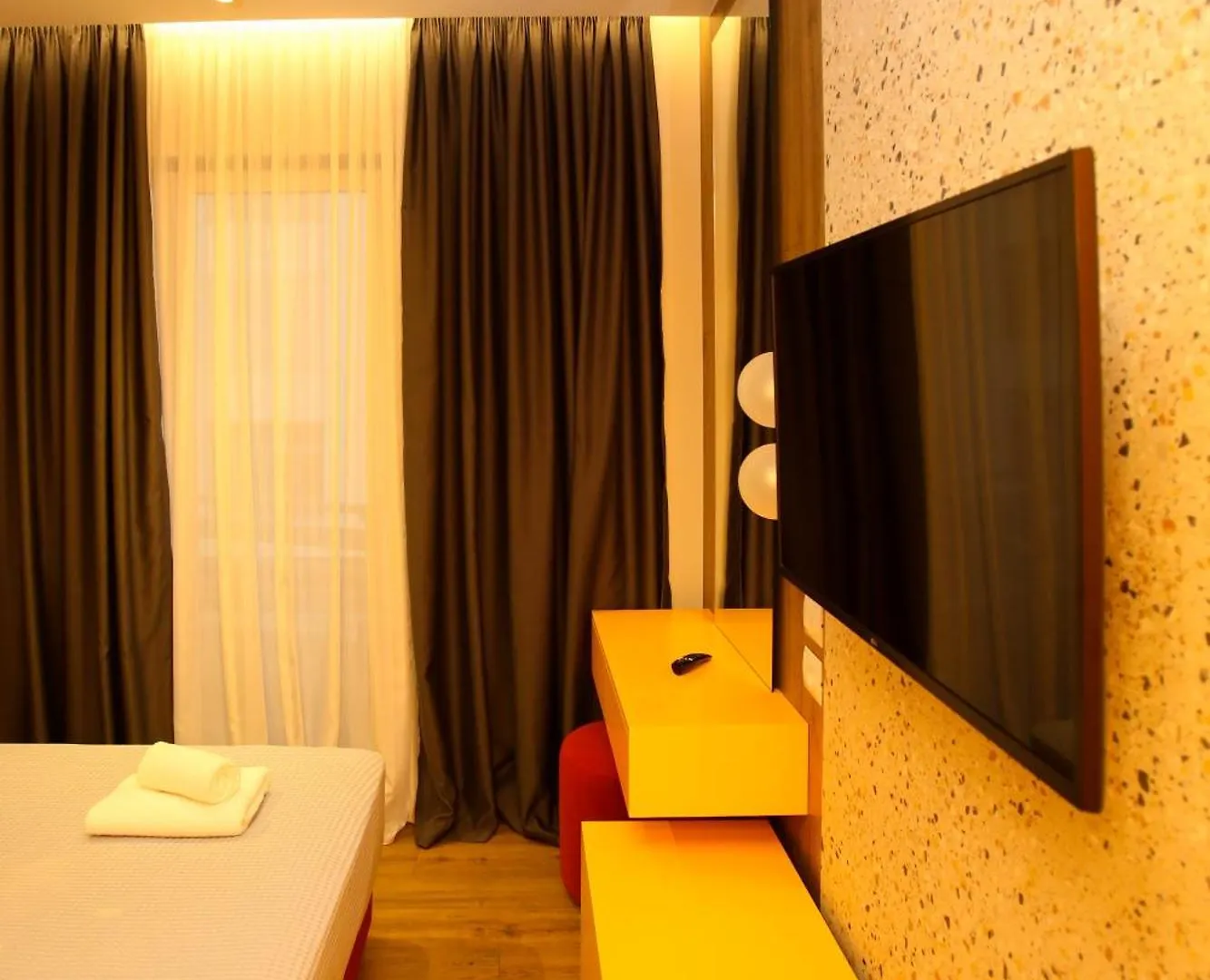 Imperial Visar Apartment Yellow Vlorë