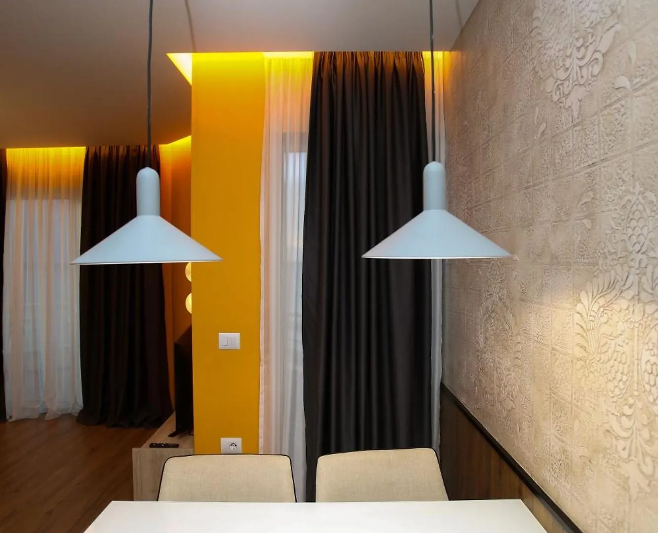 Imperial Visar Apartment Yellow Vlorë 알바니아