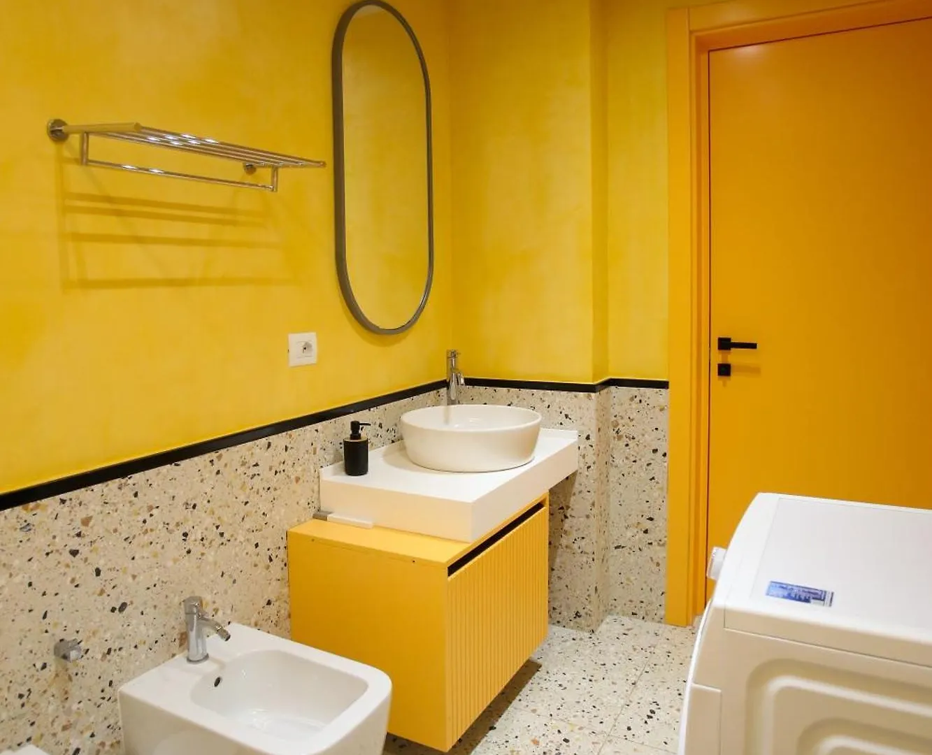 Imperial Visar Apartment Yellow Vlorë 0*,  알바니아