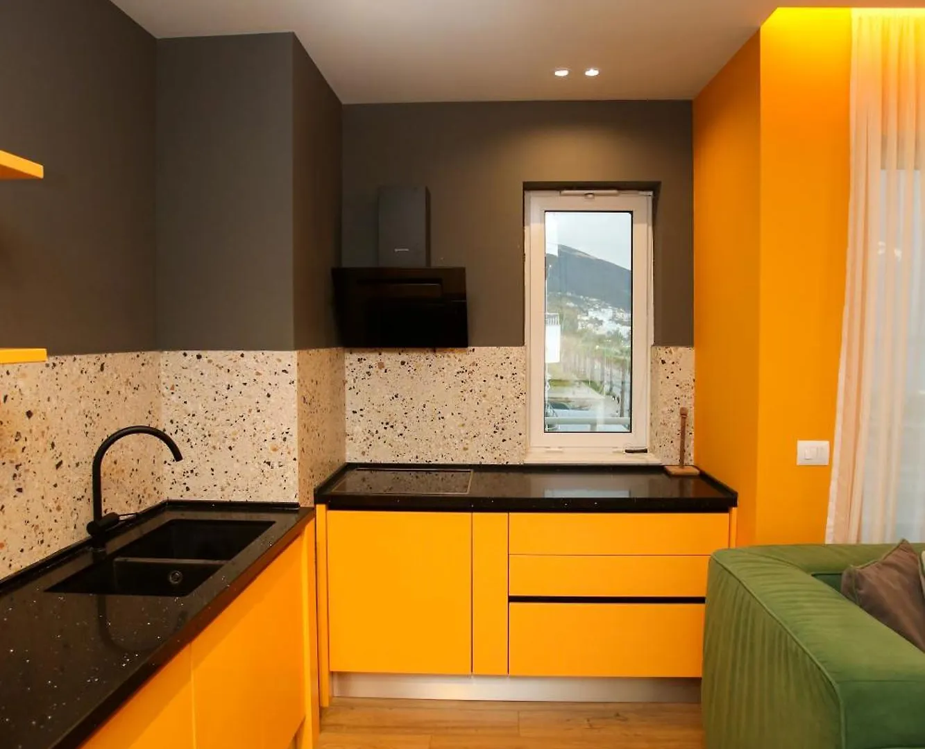 Imperial Visar Apartment Yellow Vlorë