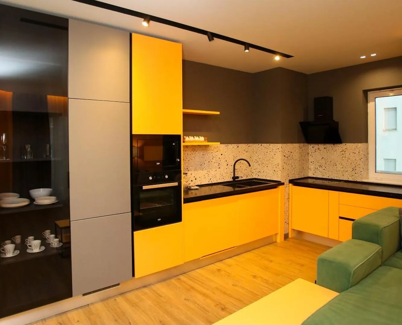 Imperial Visar Apartment Yellow Vlorë