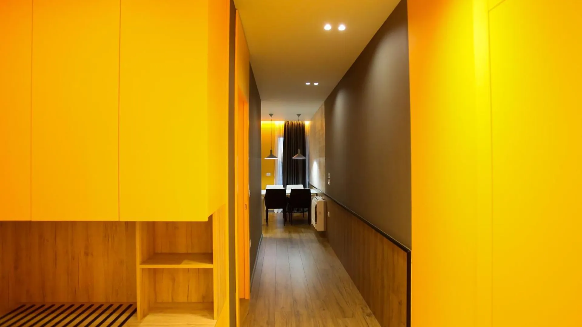 Imperial Visar Apartment Yellow Vlorë 알바니아